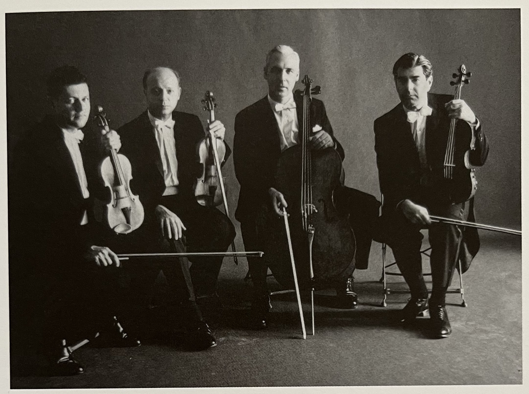 ジュリアード弦楽四重奏団。添付別冊解説書から転載。