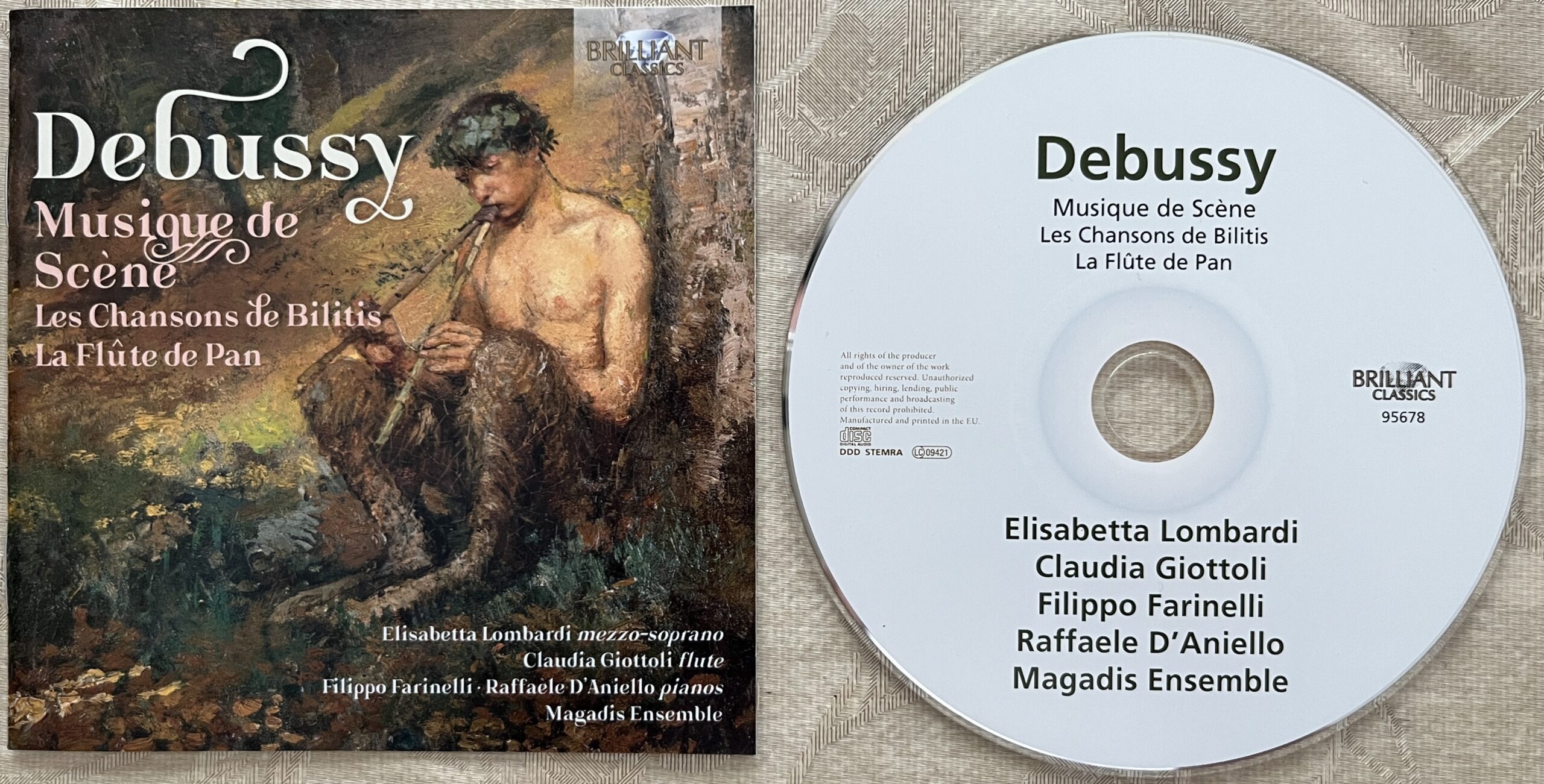 こちらがドビュッシーの「ビリティスの歌」を全て収録した貴重なCD。現在は廃盤となってしまって入手不可能。ちらの朗読も演奏も、もちろん歌も素晴らしいだけに実に残念だ。